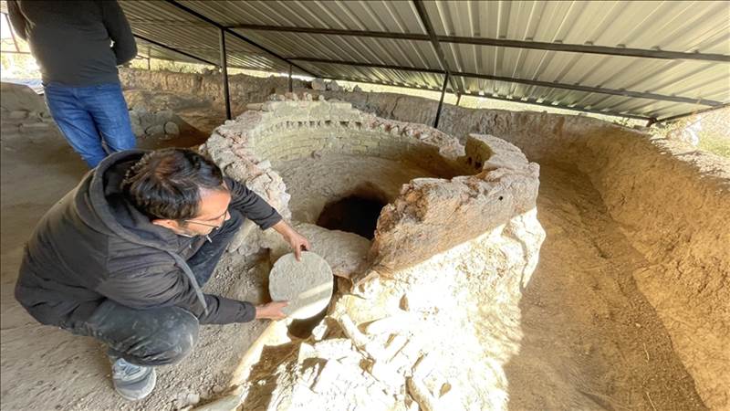 يعود تاريخه إلى عصر الدولة السلجوقية.. العثور على فرن خزفي أثري وسط تركيا