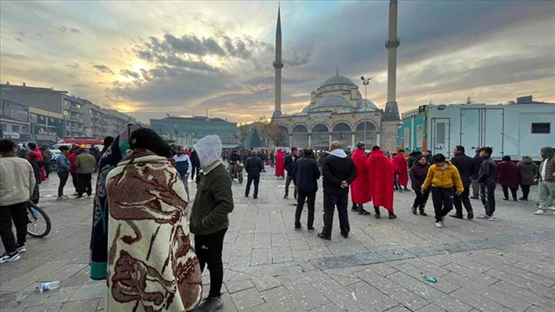 زلزال مدينة دوزجة التركية يخلف قتيل و46 إصابة وأضرارا مادية