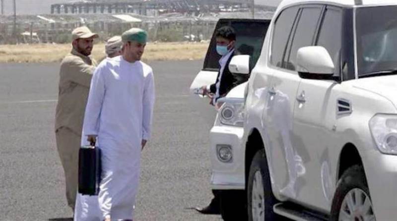 هو الثاني خلال أقل من شهر.. وفد عماني يصل الى العاصمة صنعاء
