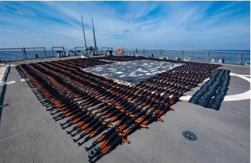 ABD Donanması, Umman Körfezi'nde Husilere gönderilen silah sevkiyatını durdurdu