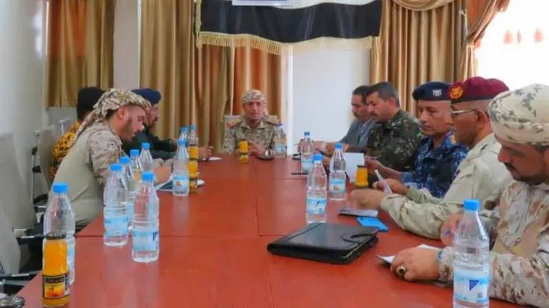 اللجنة الأمنية بمأرب تناقش رفع الجاهزية الأمنية بالمحافظة