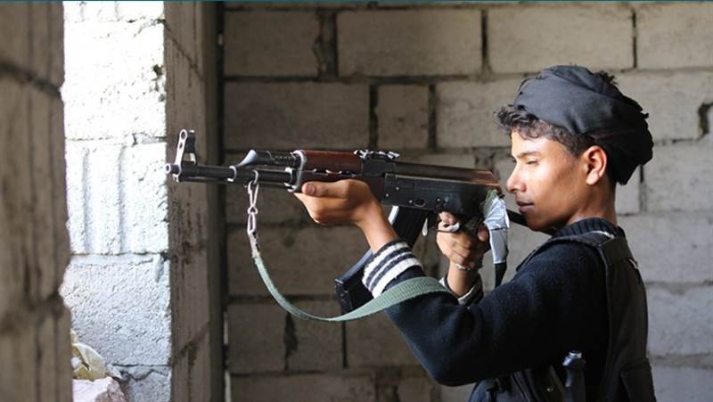 Yemen'deki çocuk askerler: Gereksiz savaşın bedelini onlar ödüyor