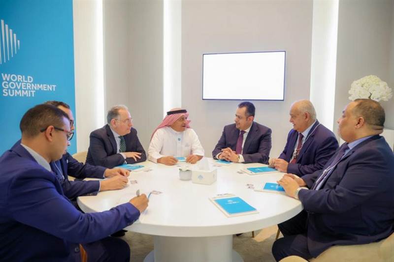 رئيس الوزراء يناقش مع الصندوق العربي تسريع إطلاق التعهدات