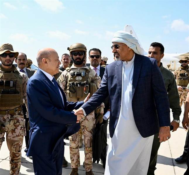 العليمي يغادر العاصمة المؤقتة عدن الى جهة غير معلومة