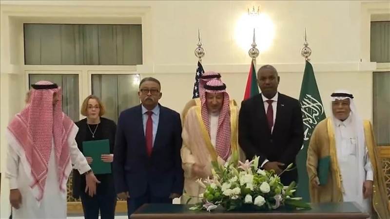 "إعلان جدة".. أول اتفاق بين البرهان وحميدتي بـ3 شروط و21 التزاما