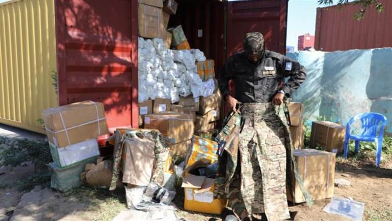 الامن الصومالي يحبط عملية تهريب شحنة معدات عسكرية كانت في طريقها الى مناطق سيطرة حركة الشباب