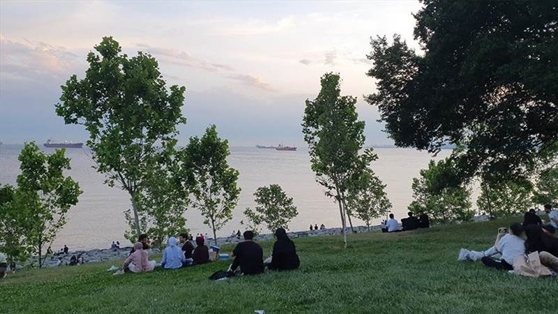 ساحل فلوريا بإسطنبول.. متعة التسوق على ضفاف البحر