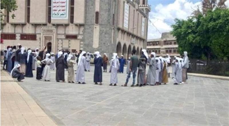 Husilerin Afrikalı göçmenleri silah altına almasına kınama