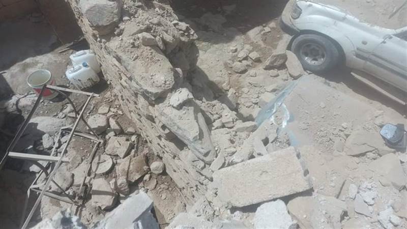 لحج.. ميليشيات الحوثي تقصف بالمدفعية قرى المدنيين في منطقة آل الحيد بمديرية يافع