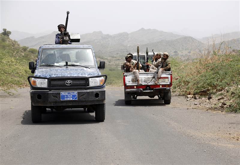 حماسة حوثية للقتال.. تحشيد باتجاه مناطق جنوبية وتعز