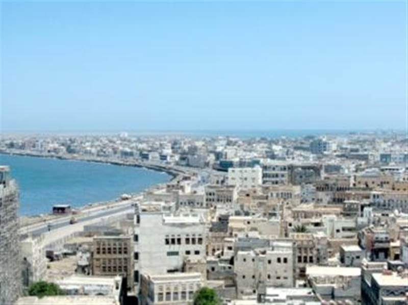 السلطة المحلية بمحافظة الحديدة تدين جريمة المليشيات الحوثية بحق الطفولة في حيس