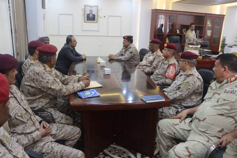 وزير الدفاع يكشف عن ترتيبات لتحقيق النصر على المليشيات وتأمين إعادة تصدير النفط