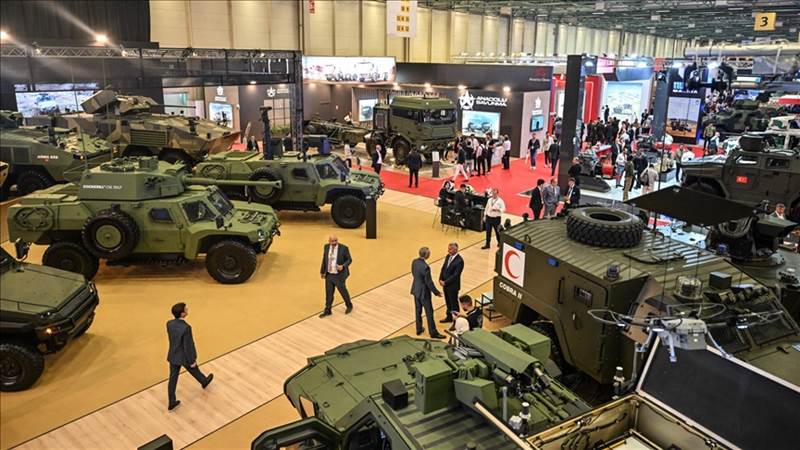 بمشاركة 1461 شركة من 55 بلدا.. انطلاق فعاليات معرض "آيدف 2023" للصناعات الدفاعية في مدينة اسطنبول