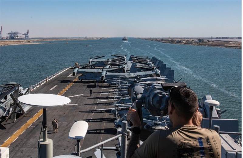 Bir çıkarma gemisi ve bir amfibi gemi Kızıldeniz'e ulaştı.. Amerika Ortadoğu'daki kuvvetlerini binlerce askerle takviye ediyor