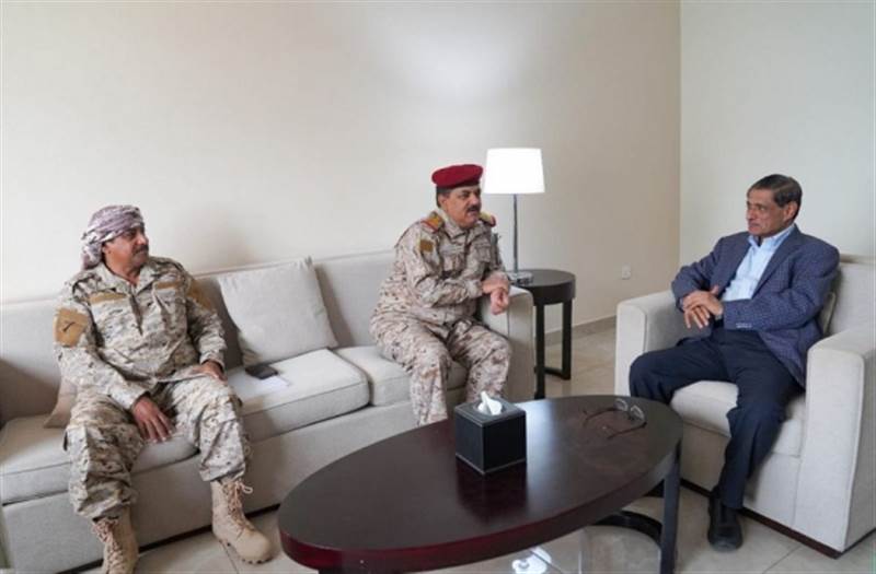 وزير الدفاع يؤكد جاهزية الجيش للتصدي للحوثيين بعد رفضهم كل جهود السلام