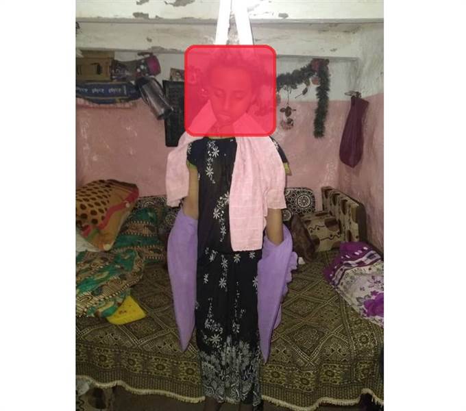 مواطنون يعثرون على طفلة مشنوقة في ظروف غامضة بمحافظة تعز