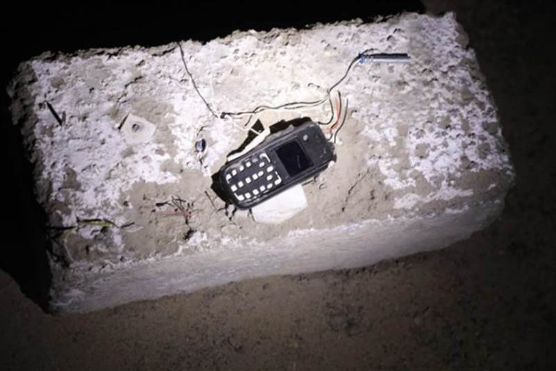 Hudeyde'nin güneyinde patlayıcının infilak etmesi sonucu 3 kişi öldü ve yaralandı