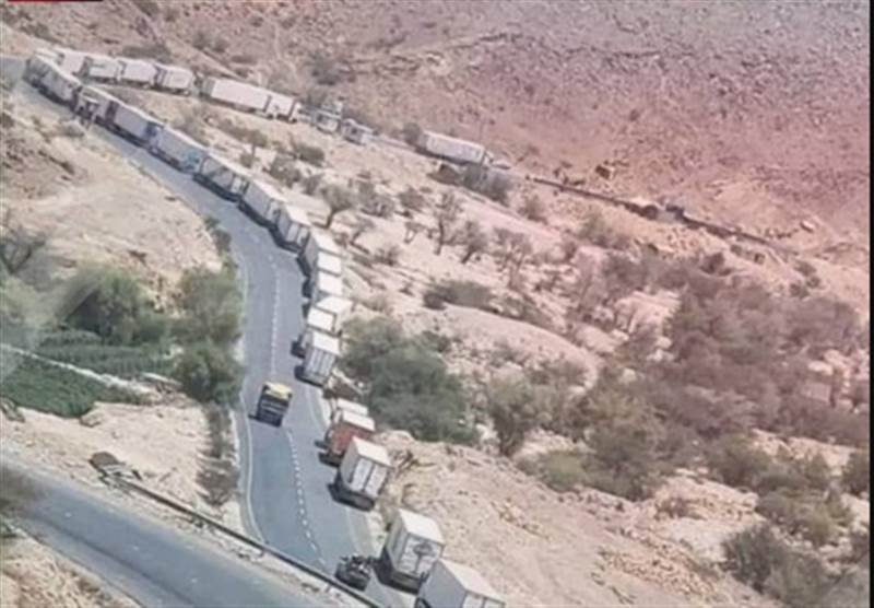 منعت المواطنين من تصديرها للخارج.. مليشيات الحوثي تواصل احتجاز شاحنات محملة بفاكهة الرمان