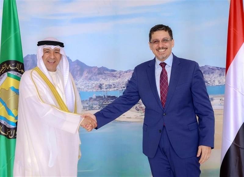 ماذا وراء زيارات مسؤولين خليجيين ودوليين إلى اليمن؟