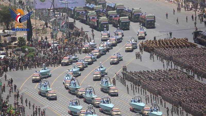 Husiler barış görüşmeleri sürerken, Sana’da gövde gösterisi yaptı