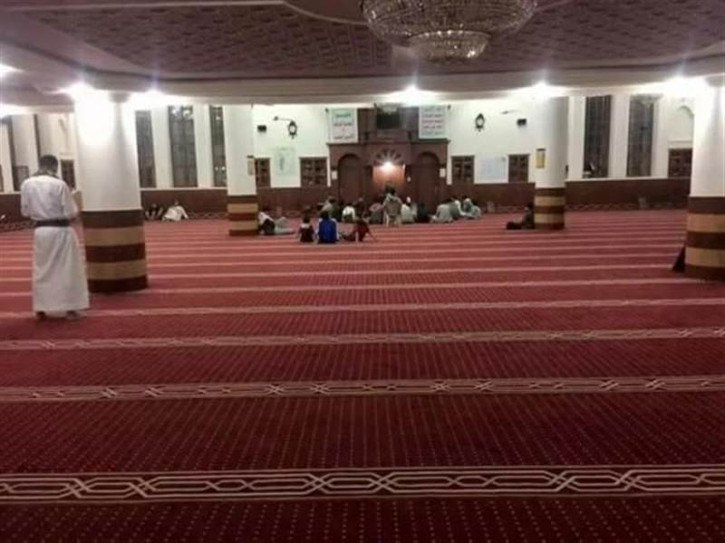 مساجد إب تشهد مغادرة المصلون عقب اعتلاء خطاء الحوثي منابر هذه المساجد