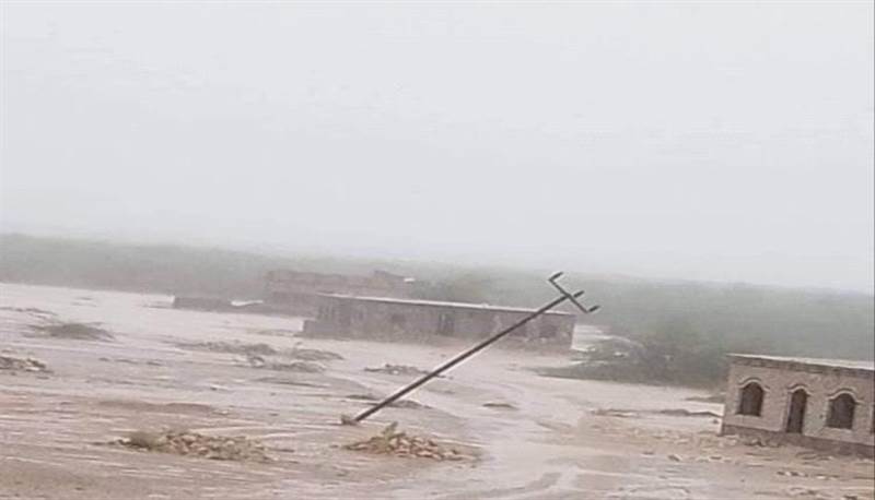 الجيش يستعد للتدخل.. وزير الدفاع يوجه المنطقة الثانية برفع الجاهزية القصوى استعداداً لإعصار "تيج"