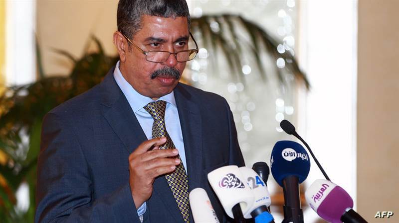 قرار جمهوري يقضي بتعيين خالد بحاح سفيرًا لدى جمهورية مصر العربية