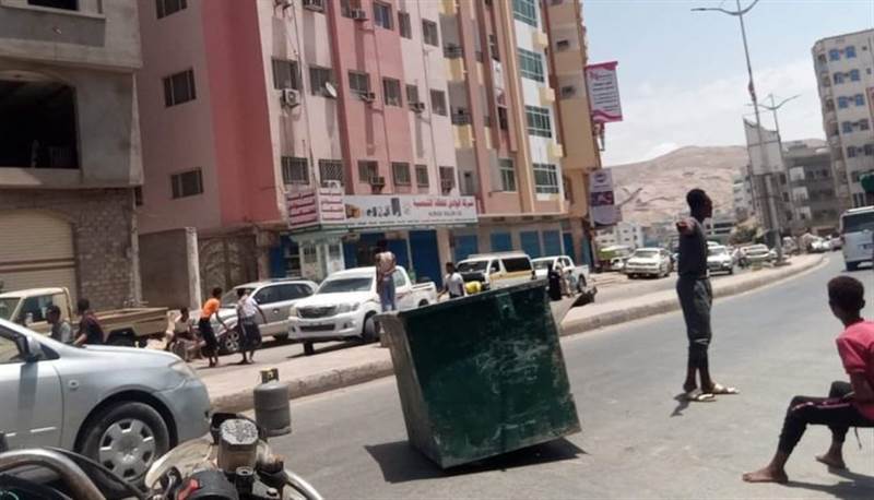 مساحون يلقون قنبلة على منزل ويصيبون امرأتين في حضرموت