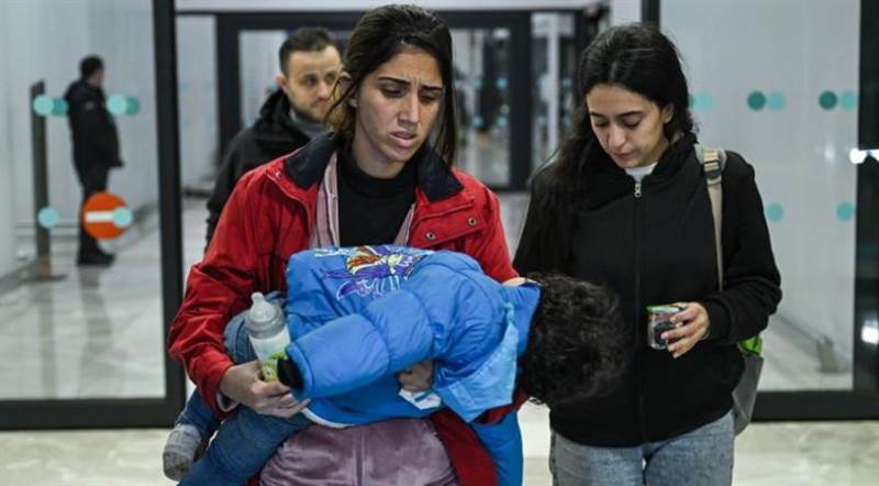 Gazze'den tahliye edilen Türk vatandaşları İstanbul'a geldi