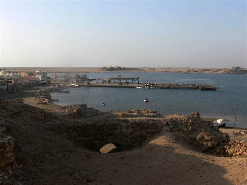 إيران تستولي على جزيرة يمنية وتحولها الى قاعدة عسكرية لها (تفاصيل)