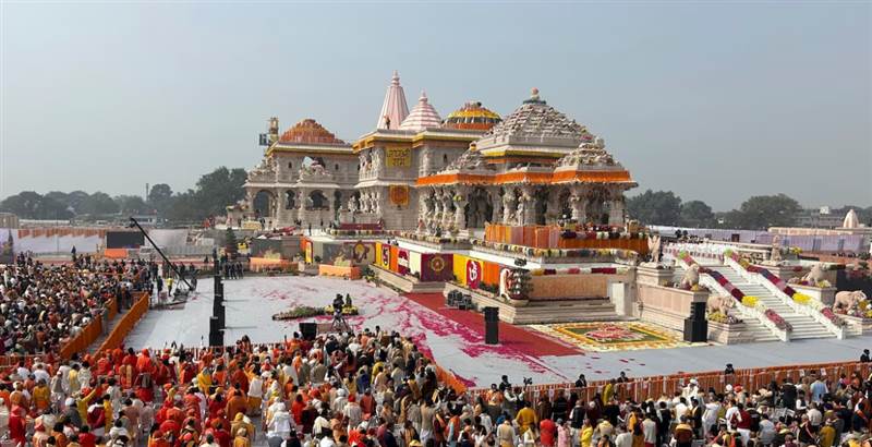 يعود تاريخه إلى القرن الـ16.. رئيس الوزراء الهندي يدشن معبداً هندوسياً على أنقاض مسجد بابر التاريخي