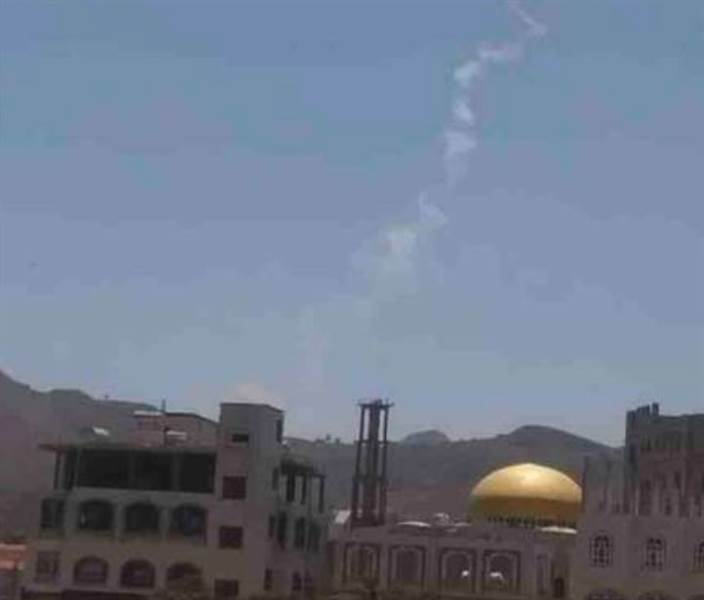 Yemen’de Husilerin fırlattığı füze İbb kentine düştü