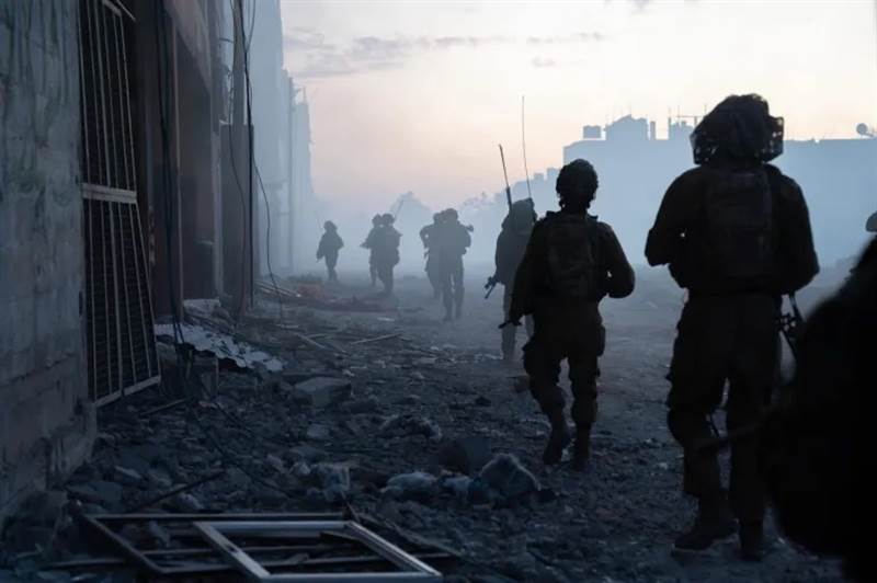 جيش الاحتلال الإسرائيلي يسحب لواء من غزة ويقلص قواته على حدود لبنان