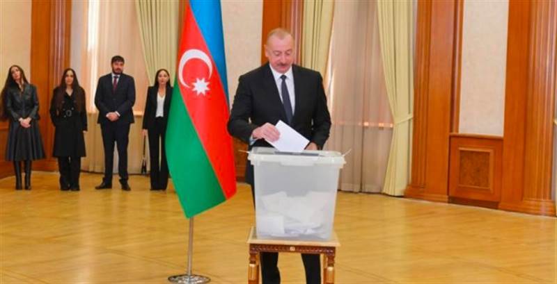 Azerbaycan seçimlerinin Aliyev yüzde 93,9 ile kazandı