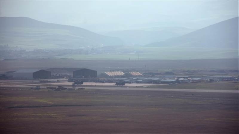 سوريا.. هجوم صاروخي على قاعدة أمريكية في محافظة دير الزور