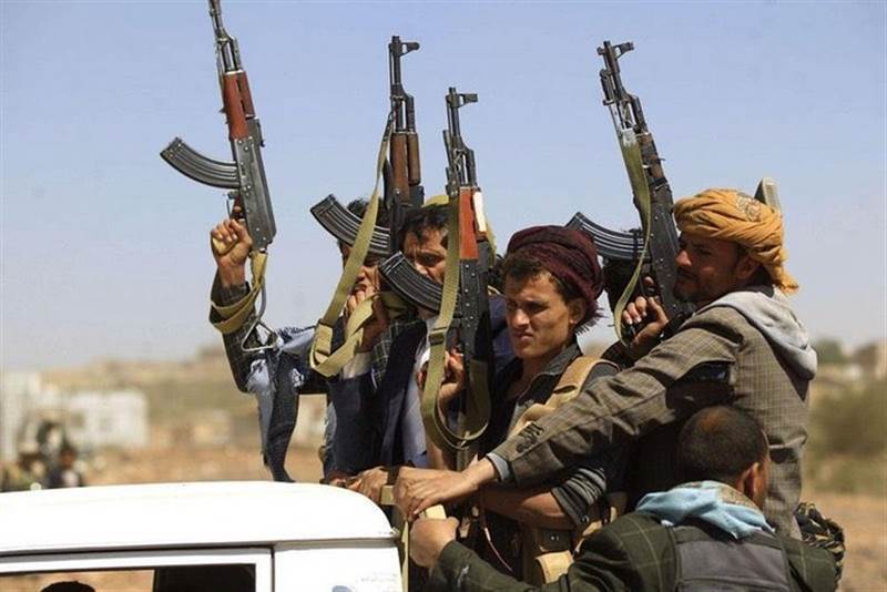 مصادر: مليشيات الحوثي تنقل 6 مختطفين من احد سجونها في تعز إلى جهة مجهولة