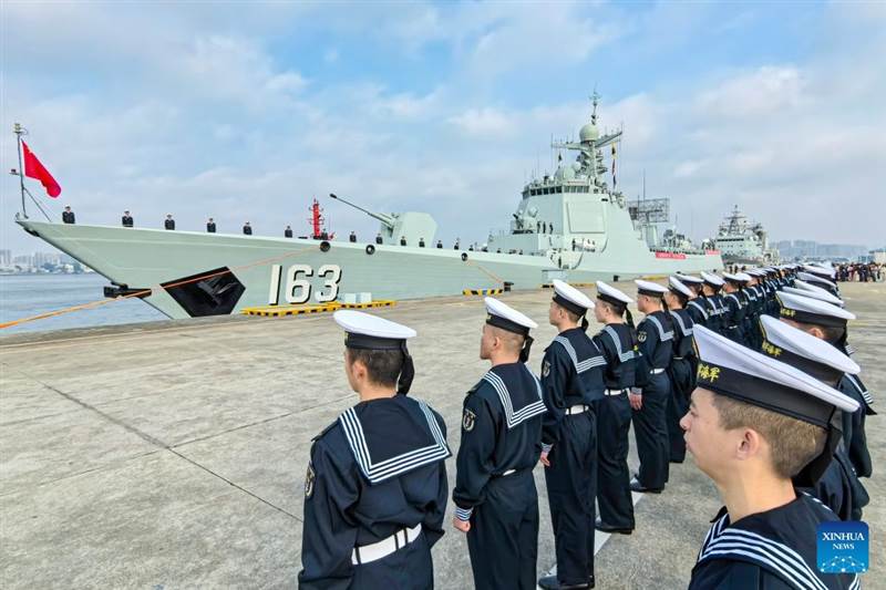 Çin filosu Aden Körfezi'ne doğru yola çıktı..Dünya ülkeleri Yemen çevresindeki askeri varlıklarını güçlendiriyor