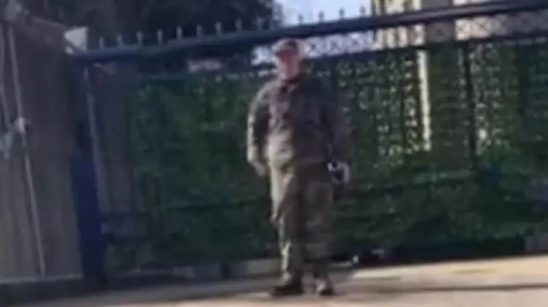 وفاة جندي أميركي أمام سفارة إسرائيل بعد أن أضرم النار بنفسه لأجل غزة