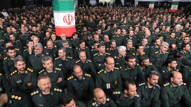 الإعلام الإيراني يقر بمقتل أحد قياديي الحرس الثوري في سوريا بغارة إسرائيلية