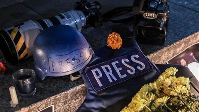 İsrail, Gazze'de bir gazeteciyi daha katletti