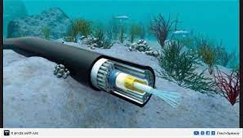 المخاطر الاقتصادية والأمنية لاستهداف مليشيات الحوثي "كابلات الإنترنت" بالبحر الأحمر