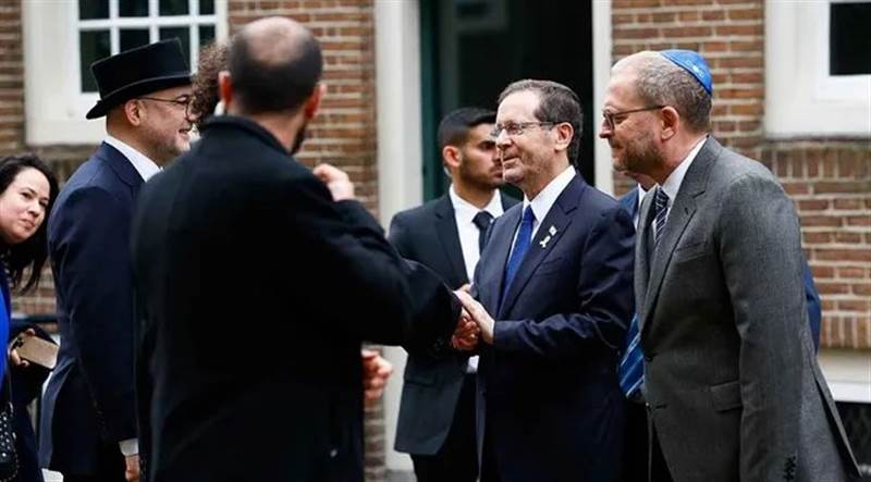 Holokost müzesi açılışına katılan İsrail Cumhurbaşkanı'na Gazze protestosu