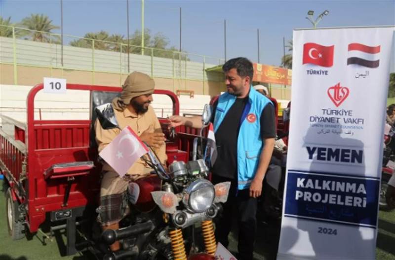 TDV Yemen’de yoksul 100 kişiye 3 tekerlekli motosiklet dağıtımı yaptı