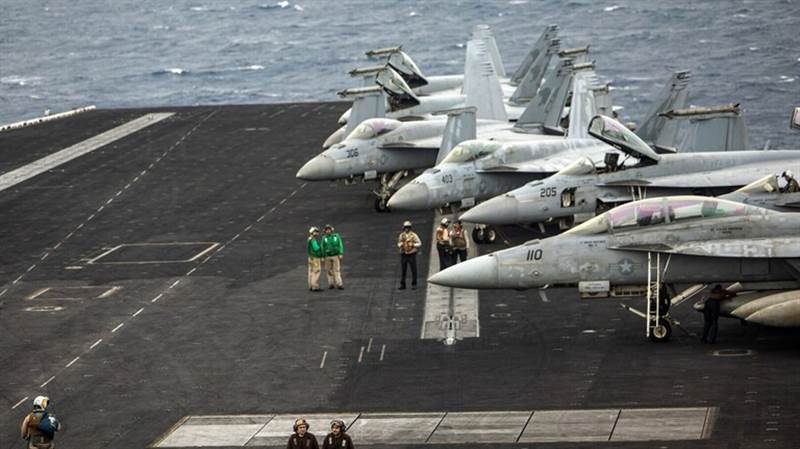 قائد الأسطول الأمريكي بالبحر الأحمر يؤكد ان قواته استطاعت خفض قدرات الحوثيين