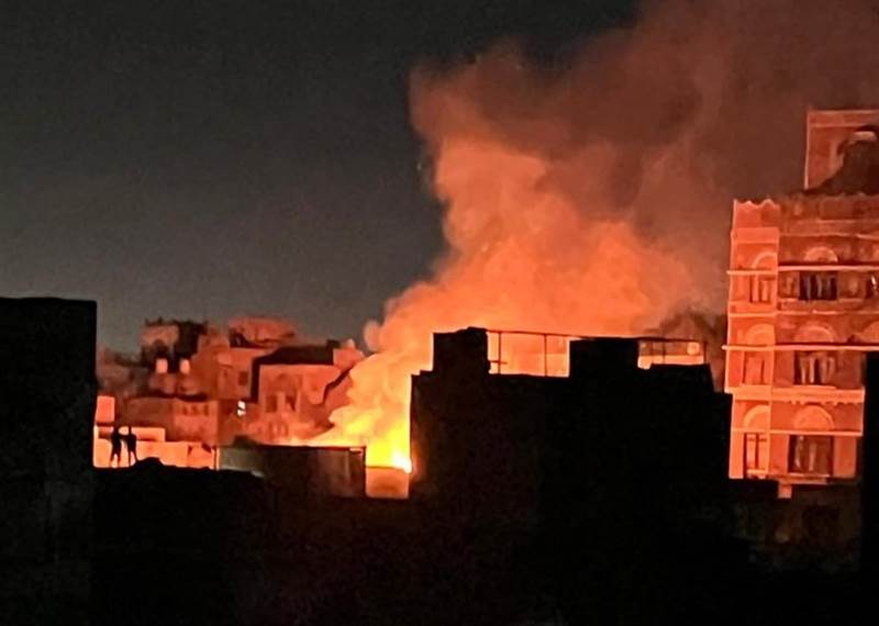 انفجار يهز صنعاء القديمة يعقبه حريق هائل