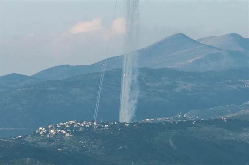 كتائب "القسام" تقصف مقرا عسكريا إسرائيليا برشقة صاروخية كبيرة