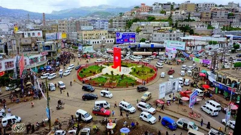 إب.. قيادي حوثي يسطوا على أراضي المواطنين