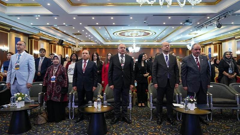 انطلاق مؤتمر السياحة الحلال في مدينة إزمير التركية