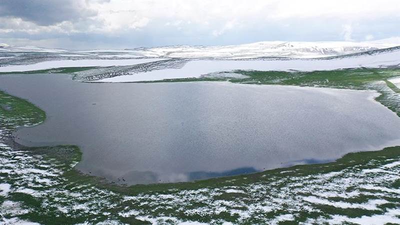 مناظر خلابة للشتاء والربيع بين قمم وسهوب آغري التركية