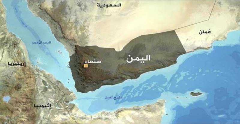 البحرية البريطانية: تعرض سفينة تجارية لهجوم صاروخي قبالة الحديدة في البحر الأحمر